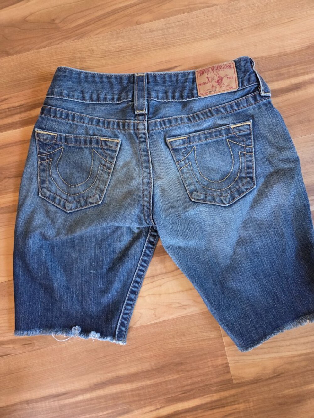 True Religion Cutoff Jean Shorts Size 26 - Picture 2 of 9